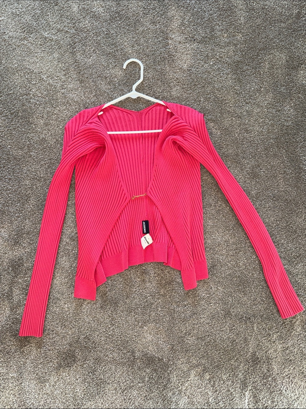 Jacquemus Ribbed Hot Pink Open-Front Cardigan with Gold Clasp